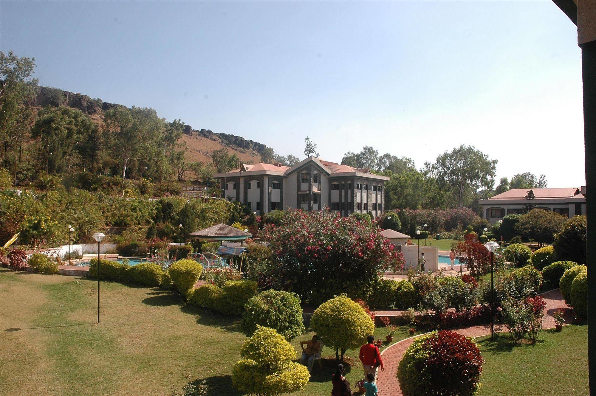 Blue Country Resort Panchgani Exterior photo